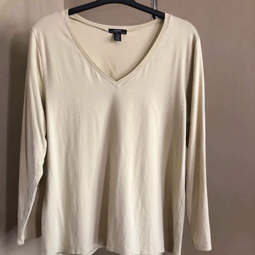 Alfani Women top